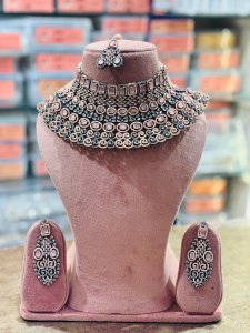 Jerkin Jwellery set with Earing