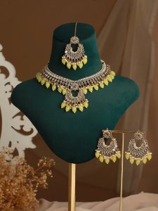 Green and Gold Necklace Set