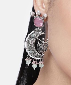 Mesmerizing Dancing Doll Elegance with Chandbali Earrings